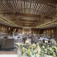 披露宴会場を下見したのが夜だったので少し暗いです。