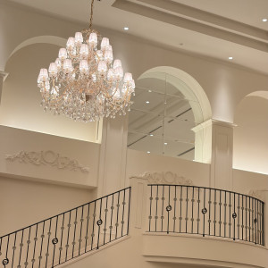 披露宴会場天井|781013さんのアニヴェルセル江坂（新大阪）の写真(2587810)