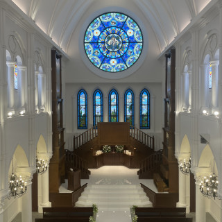 挙式会場は洗練された空間です。