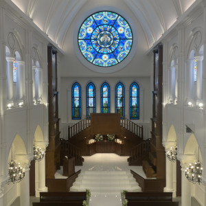 挙式会場は洗練された空間です。|781036さんのアルカンシエル luxe mariage 大阪（アルカンシエルグループ）の写真(2588010)