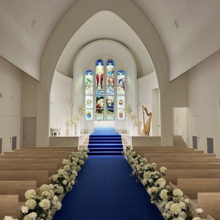 挙式会場ライト暗めに調整