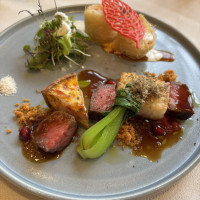 地元の食材を多く使った料理です