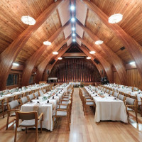 森のホール全体写真