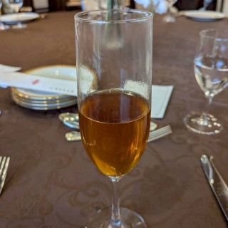 金箔の浮かぶコンソメスープ