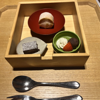 試食用のデザート