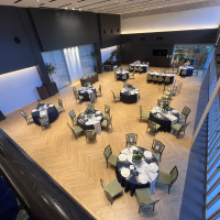 階段からの披露宴会場の眺めです