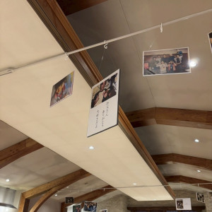 バージンロードに家族との思い出の写真を飾りました！|781243さんのディアズ水戸スパニッシュガーデンの写真(2589203)