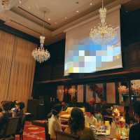 モニターと披露宴会場