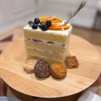 披露宴後にカットしていただいていたケーキです。