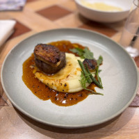 お肉料理です。