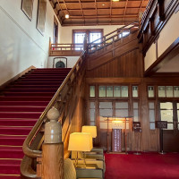 ホテルの大階段