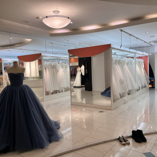 ドレスだけでワンフロアあるため種類が豊富。