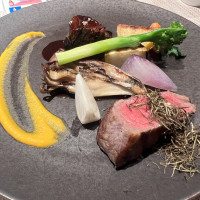 道産牛をローストと赤ワイン煮込みの2種類が試食できた。