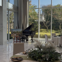 披露宴会場の外に緑が見えてきれいです。