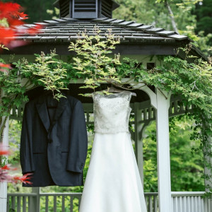 チャペルガーデン前で衣装フォト|781371さんのルグラン軽井沢ホテル&リゾートの写真(2590485)