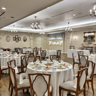 白を基調とした披露宴でした。