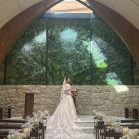 自然光が差す陽だまりの中のチャペルでした。