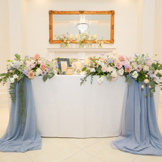 披露宴の新郎新婦席