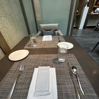 試食の際のテーブル。ホテル宿泊者はここで食事が可能。