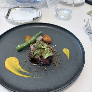 メインの肉料理(牛肉とフォアグラ)|781519さんのアルカンシエル横浜 luxemariage（アルカンシエルグループ）の写真(2590399)