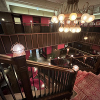 エントランスの先の待合空間です。