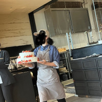 パティシエさんが持ってきてくれます