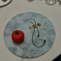 コースの最後のデザート見た目が可愛く、皆写真に収めてました。