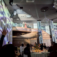 再入場です。入場口はゲストにサプライズにしました。