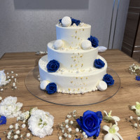 ウェディングケーキのデザインによって追加料金がかかります。