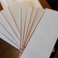 席次表とメニュー表は一体になったものを式場さんへ依頼しました