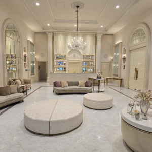 披露宴会場のロビーも広く、ゆったりとしています|781722さんのアーセンティア迎賓館（高崎）/テイクアンドギヴ・ニーズウェディングの写真(2591610)