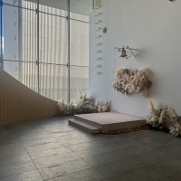 広い挙式会場の横