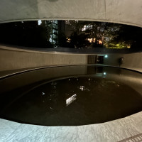 チャペルの前の池