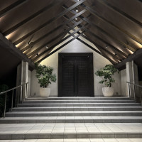 チャペル外のこちらでフラワーシャワーを行うとのことでした