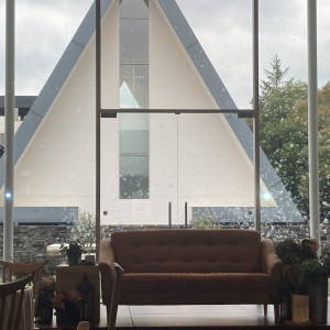 披露宴会場のバックはチャペルです!とても綺麗に写真が撮れます|781780さんのブリーズレイ・プライベートテラスの写真(2592172)