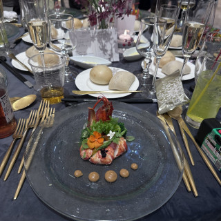 ぷりぷりすぎるエビ！
パンもふわふわ！