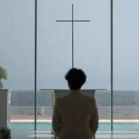 挙式会場から見える海