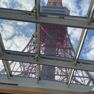 挙式会場の天窓から東京タワーが見えました!