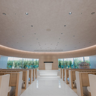 色味が大好きな自然光がたくさん入るチャペル