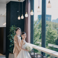 ロビーにて、太陽の光がたっぷり入り、優しい明るさで包まれます