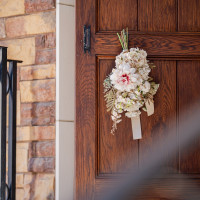 大きな木の扉にも飾りをしていただきました。