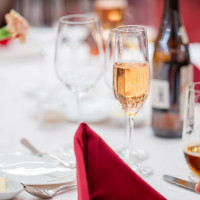 ウェルカムドリンクはシャンパンとジンジャエールを選べます。