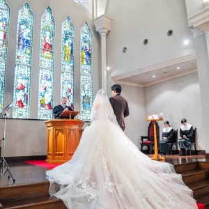 ロングベールがおすすめです!階段でいい感じになります。|781919さんのOSAKA St.BATH CHURCH(大阪セントバース教会)の写真(2593481)