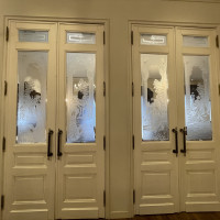 四季の絵が入った扉