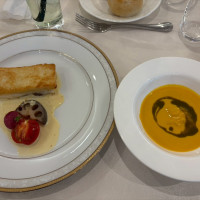 魚料理とスープ