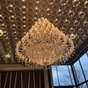 大きなシャンデリアが印象的です|782000さんのTAKASAKI MONOLITH ～高崎モノリス～の写真(2615933)