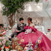 装花、装飾は森の中のお花畑パーティーがテーマです