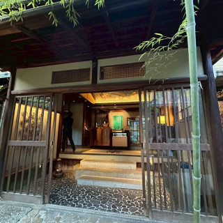 玄関も京都らしい雰囲気です