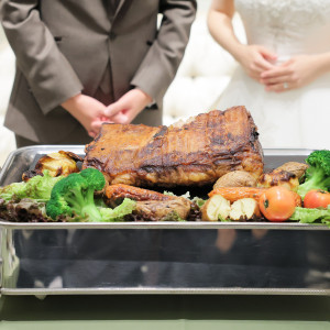 ケーキをローストビーフへの変更も受け付けてくれました|782130さんのアーヴェリール迎賓館（大宮）/テイクアンドギヴ・ニーズウェディングの写真(2602289)