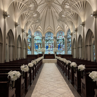 圧巻のステンドグラス